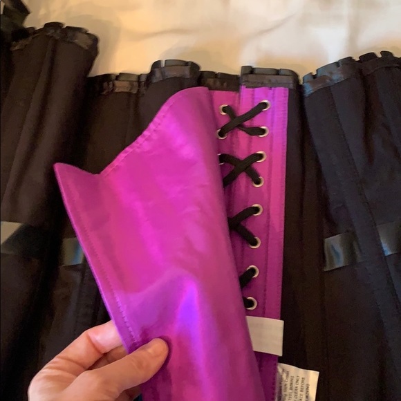 PRICE๐๐ปNWT Purple Steel Bone Corset Size 20 - Picture 6 of 8